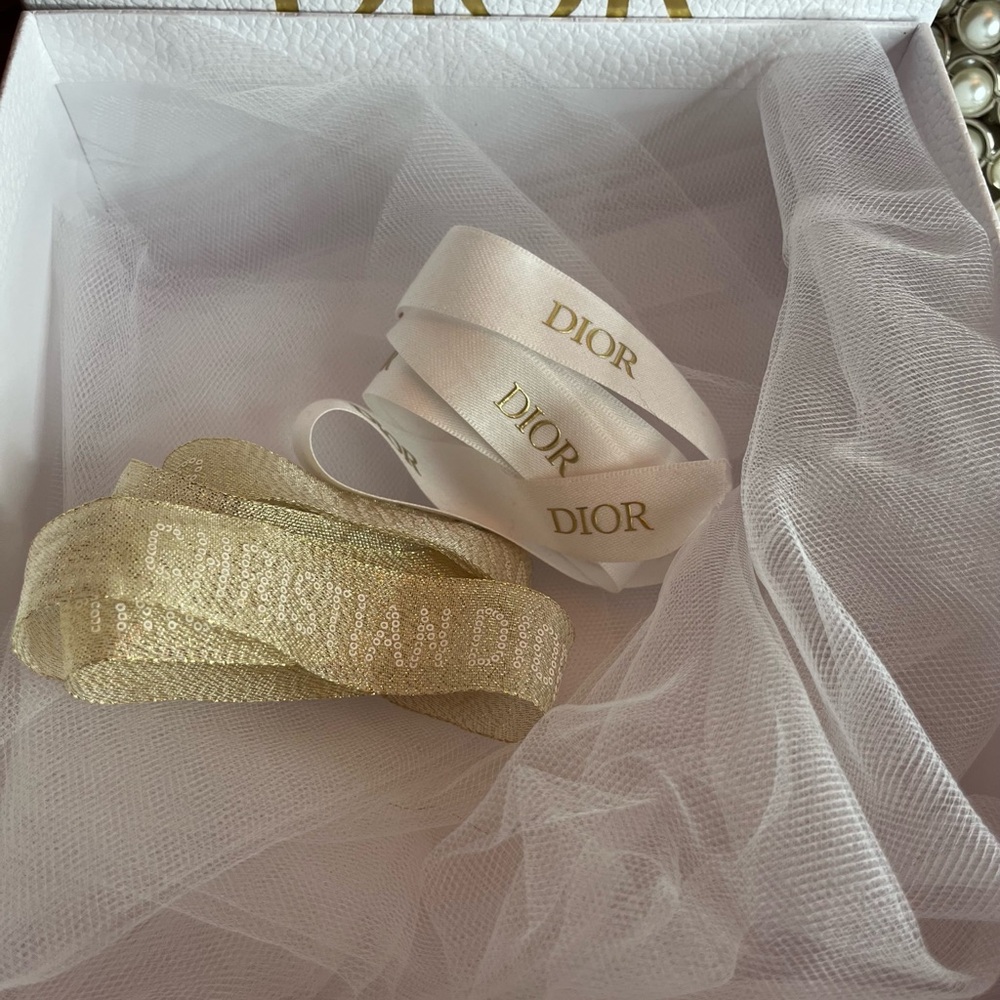 Dior Elegant Gold & White Ribbon Collection w/Beautiful White Box for Gifting - Picture 7 of 10